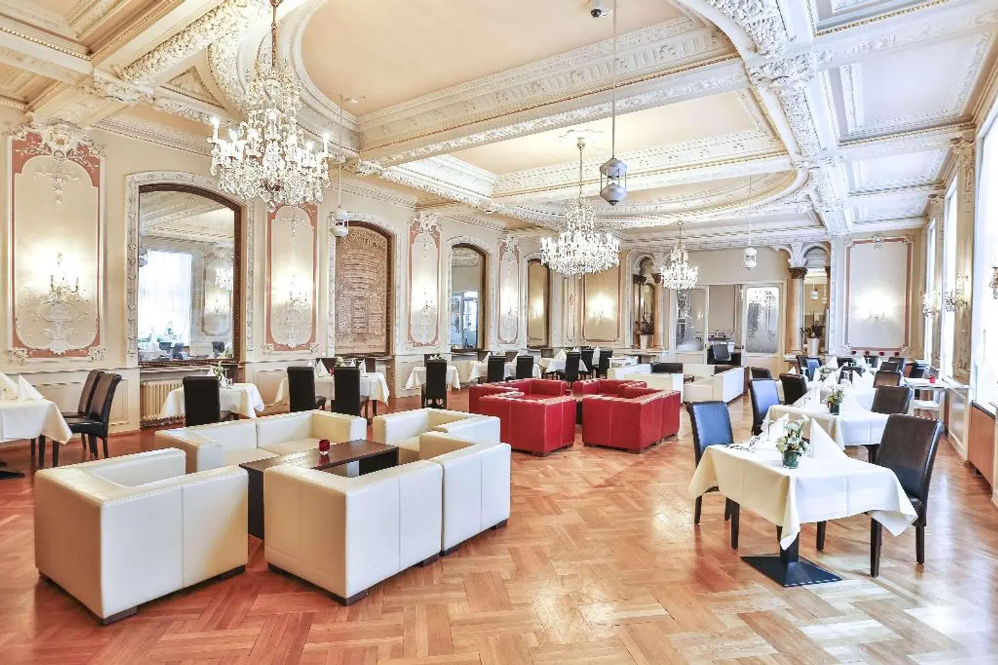 HELIOPARK Bad Hotel zum Hirsch LOUNGE_LOBBY