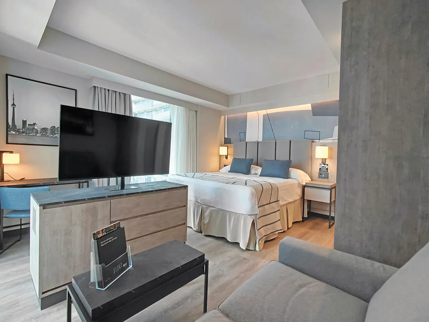 Hotel Riu Plaza Toronto ROOM_EXAMPLE