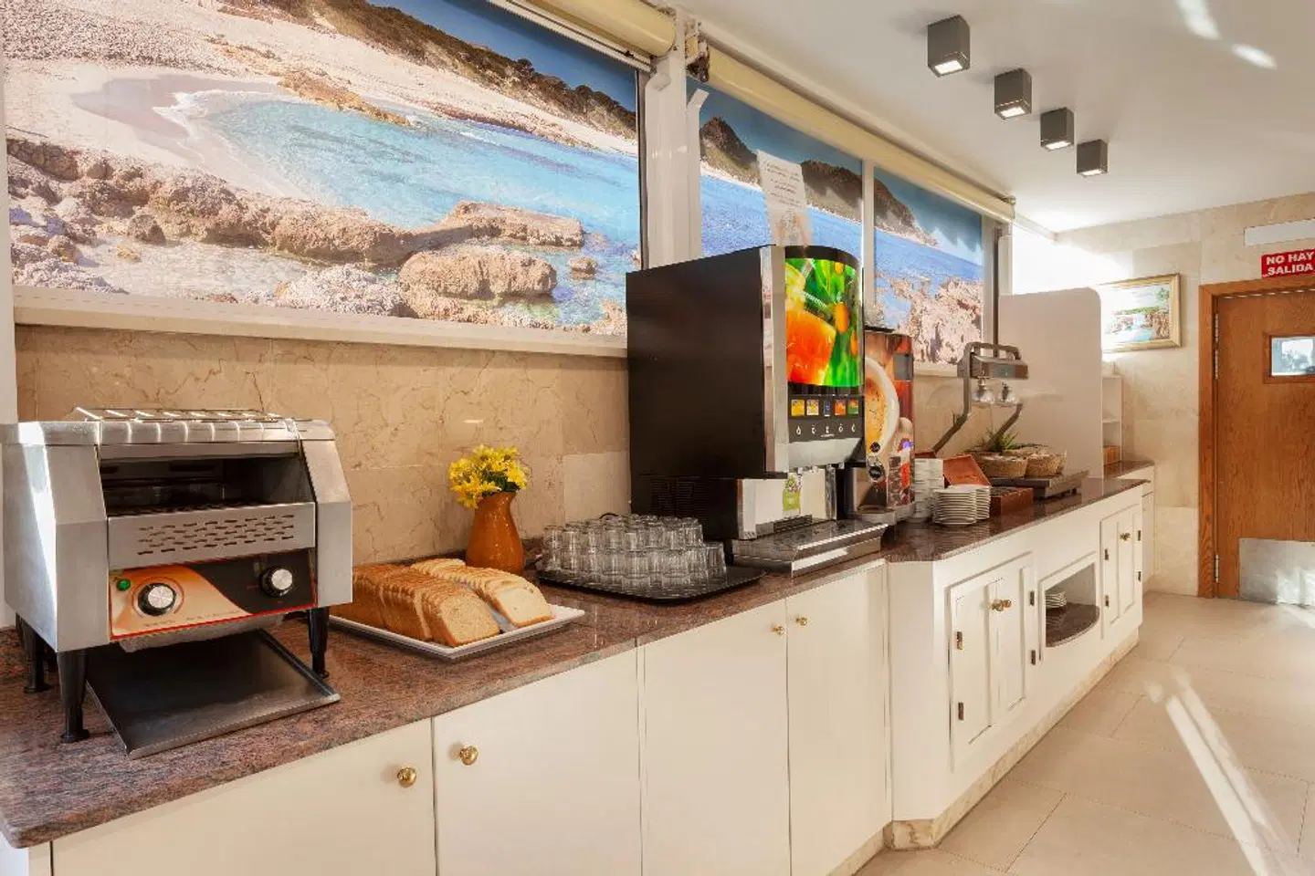 Amorós ROOM_EXAMPLE