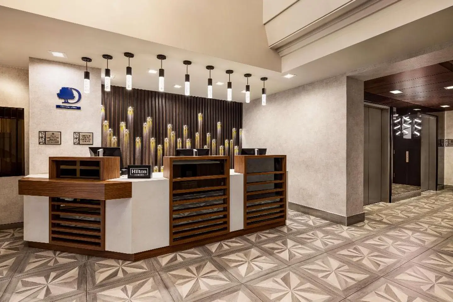 DoubleTree by Hilton New York Midtown Fifth Ave LOUNGE_LOBBY