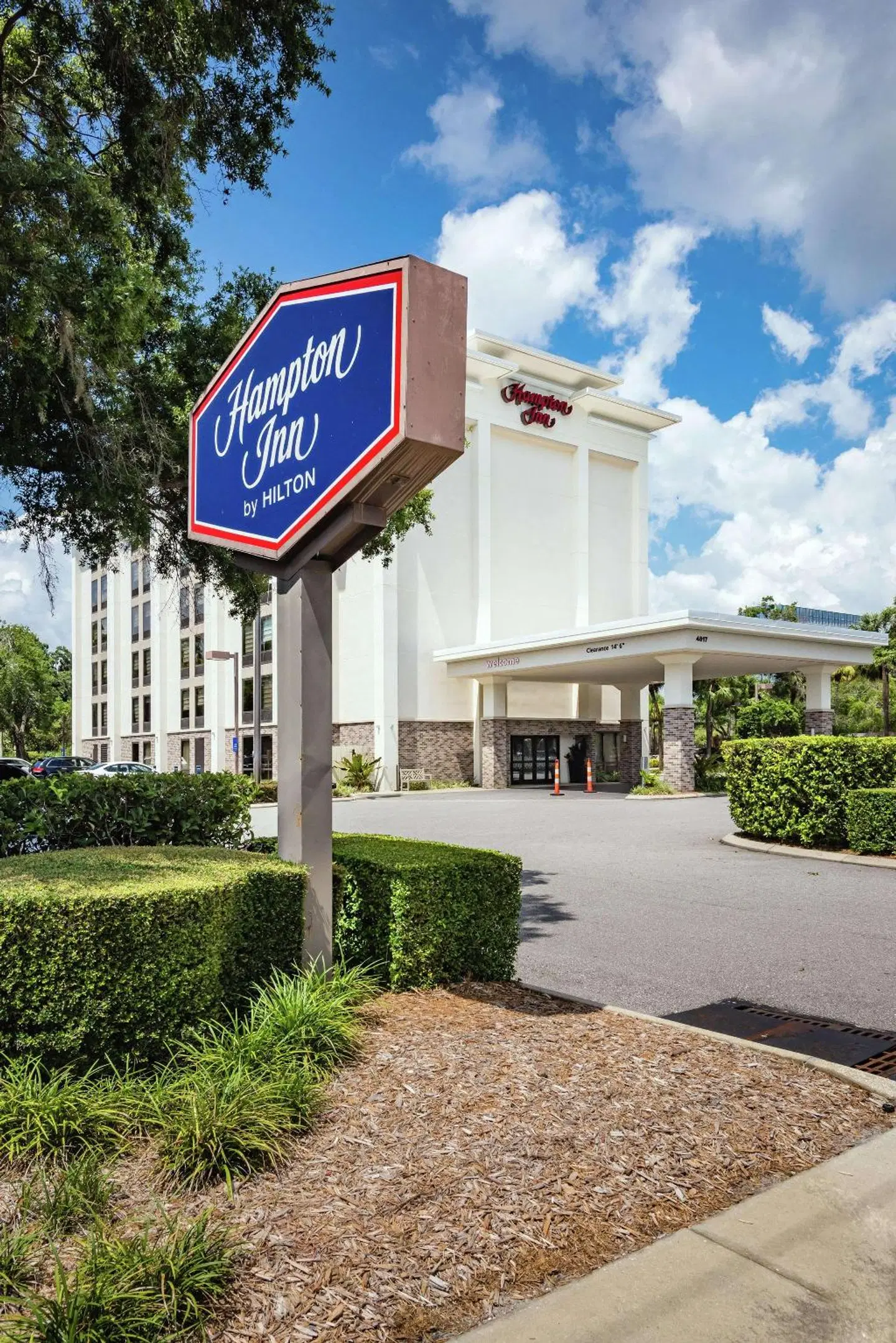 Hampton Inn Tampa International Airport/Westshore EXTERIOR