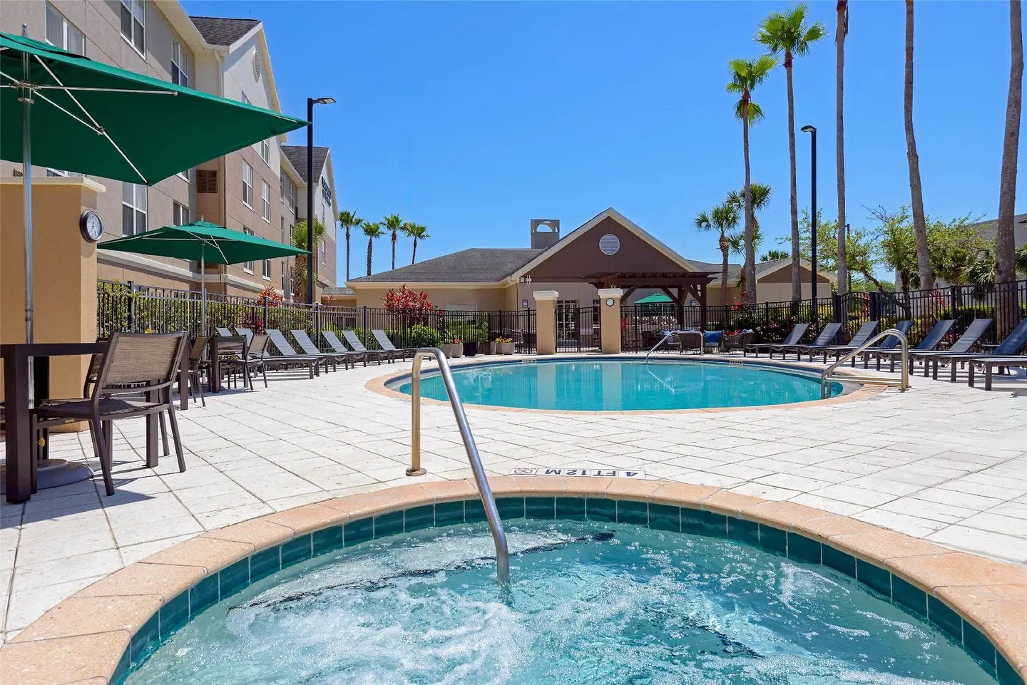 Homewood Suites by Hilton Orlando-UCF Area OUTDOOR_POOL