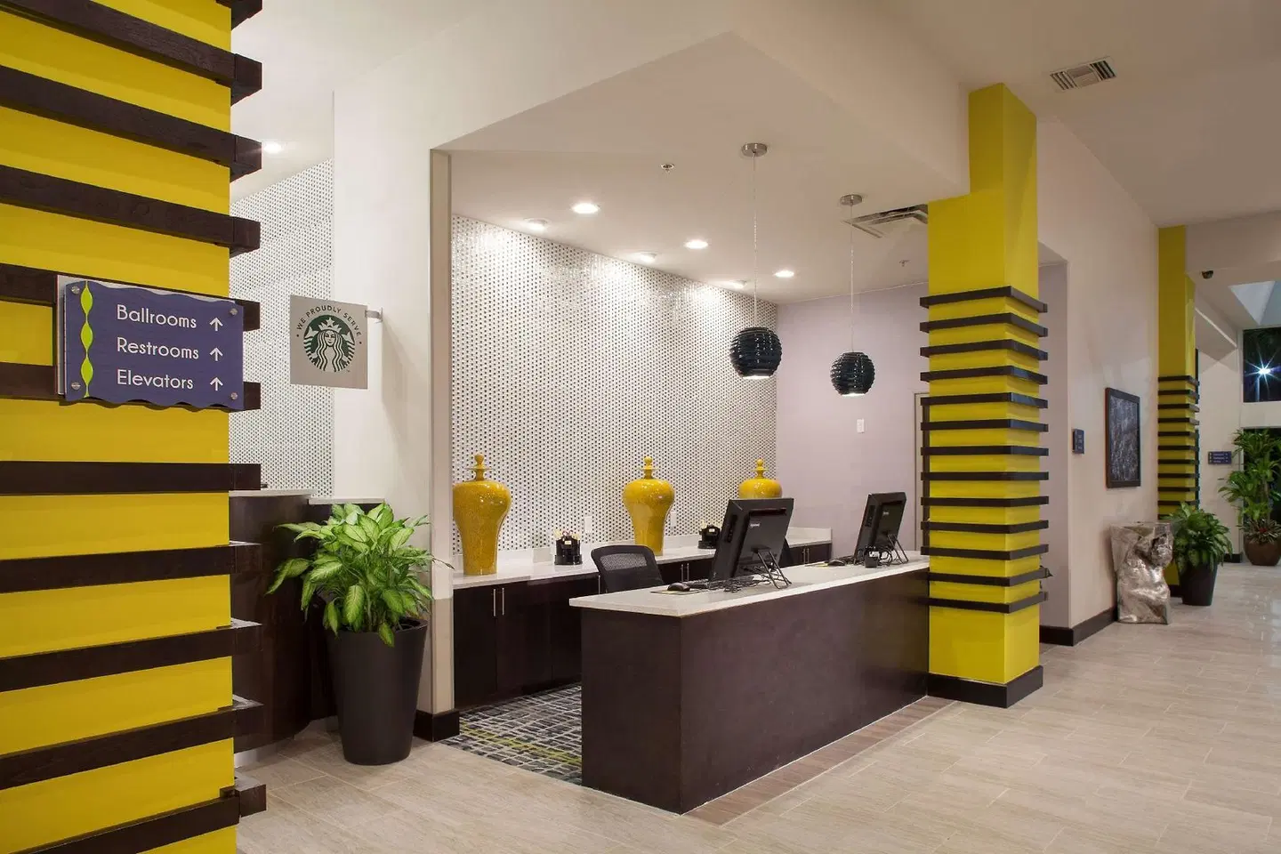 DoubleTree by Hilton Hotel Jacksonville Airport LOUNGE_LOBBY