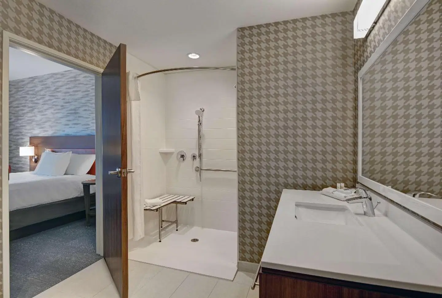 Home2 Suites by Hilton Panama City Beach, FL Badezimmer