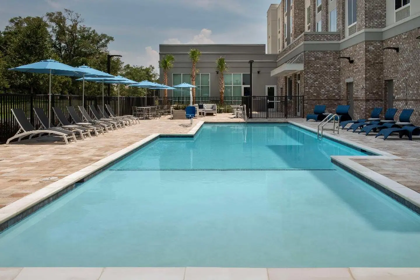 Hilton Garden Inn Pensacola Downtown OUTDOOR_POOL