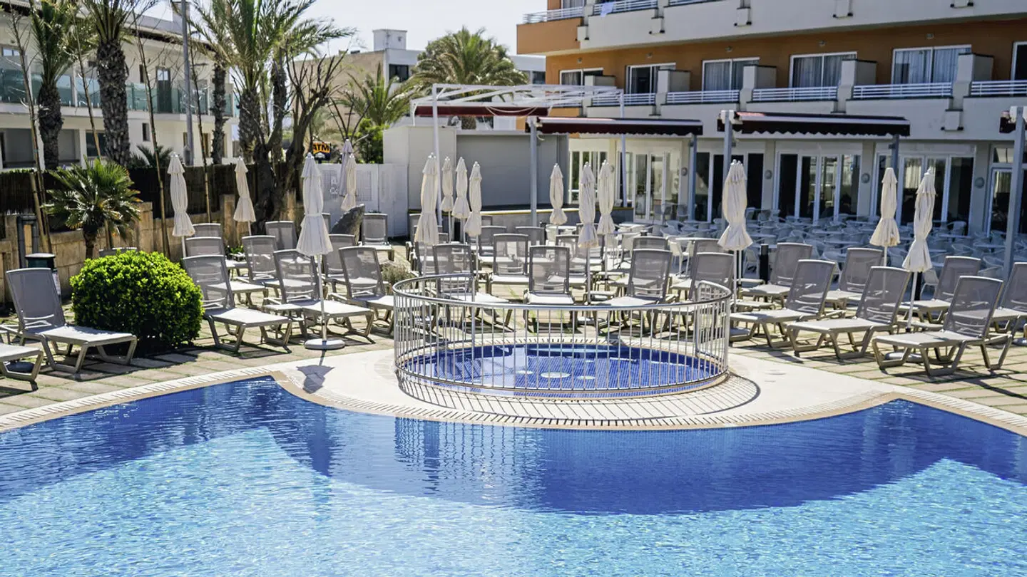 Globales Janeiro OUTDOOR_POOL