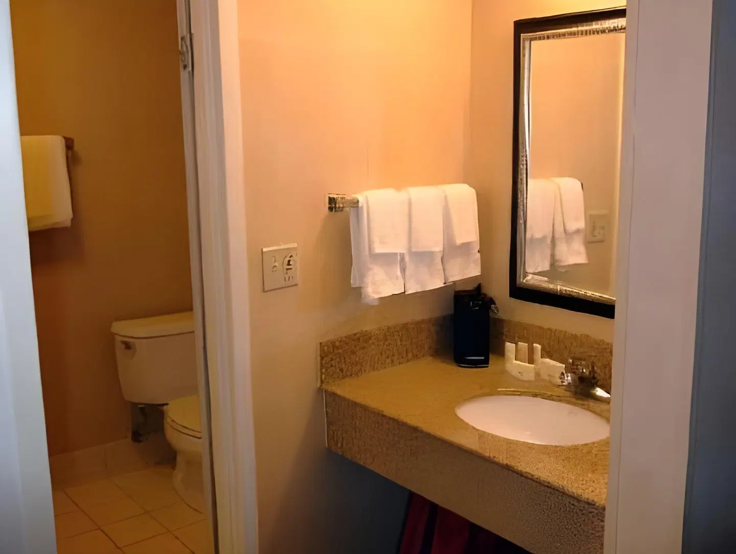 Courtyard by Marriott Fort Myers Cape Coral Badezimmer