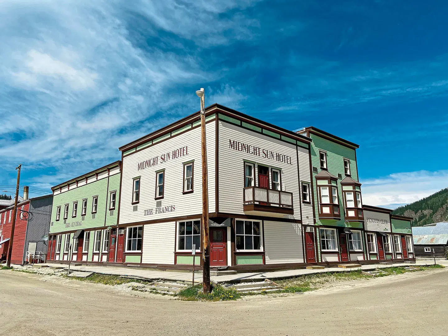 Midnight Sun Hotel EXTERIOR