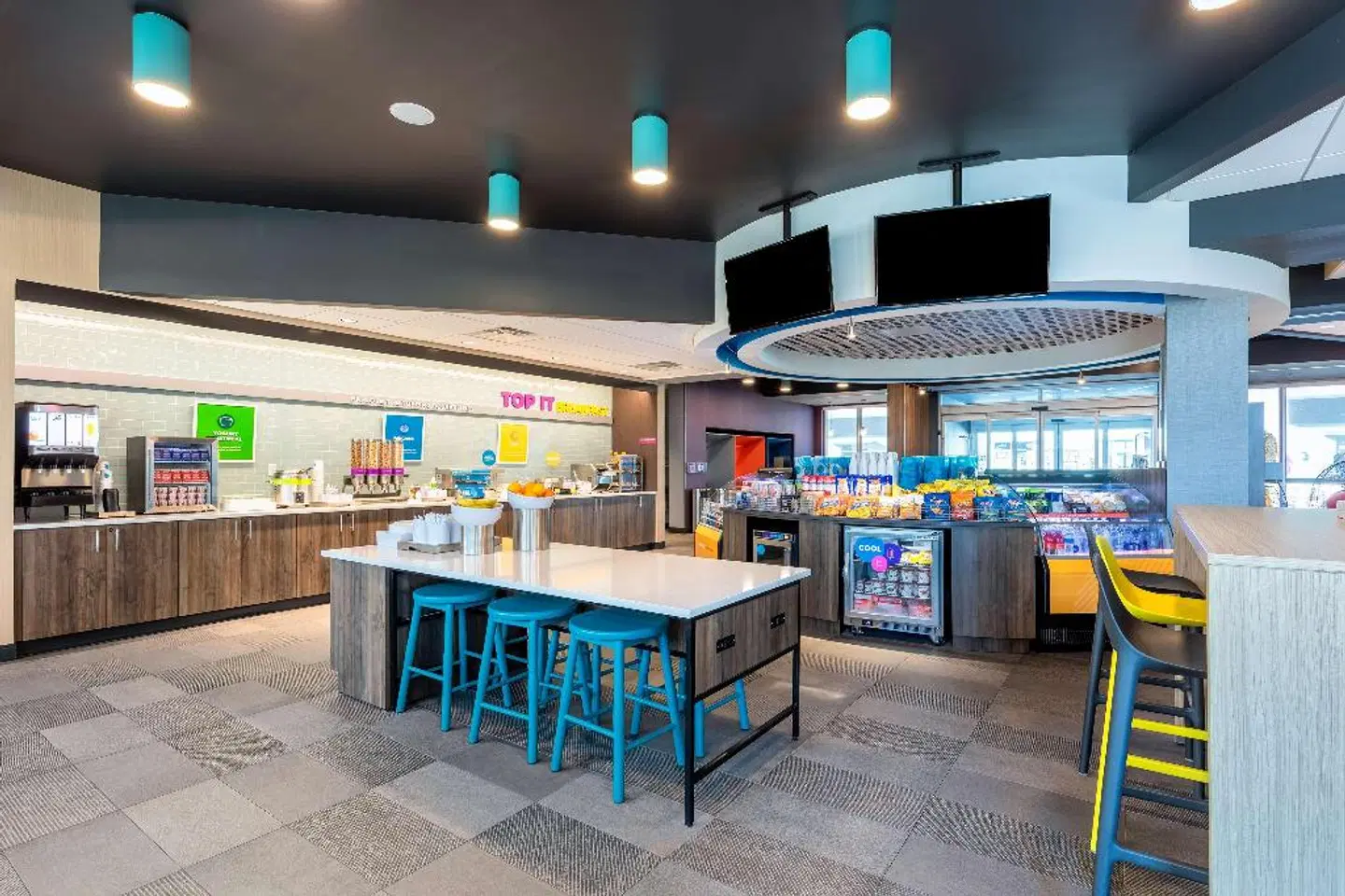 Tru by Hilton Port St. Lucie, FL Bar