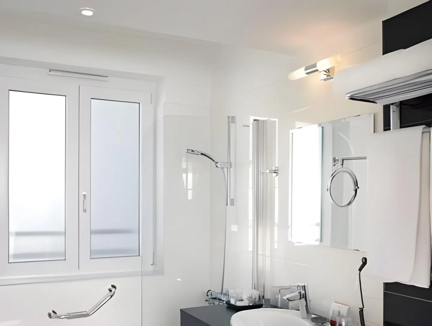 FortyPlusOne Hotel Badezimmer