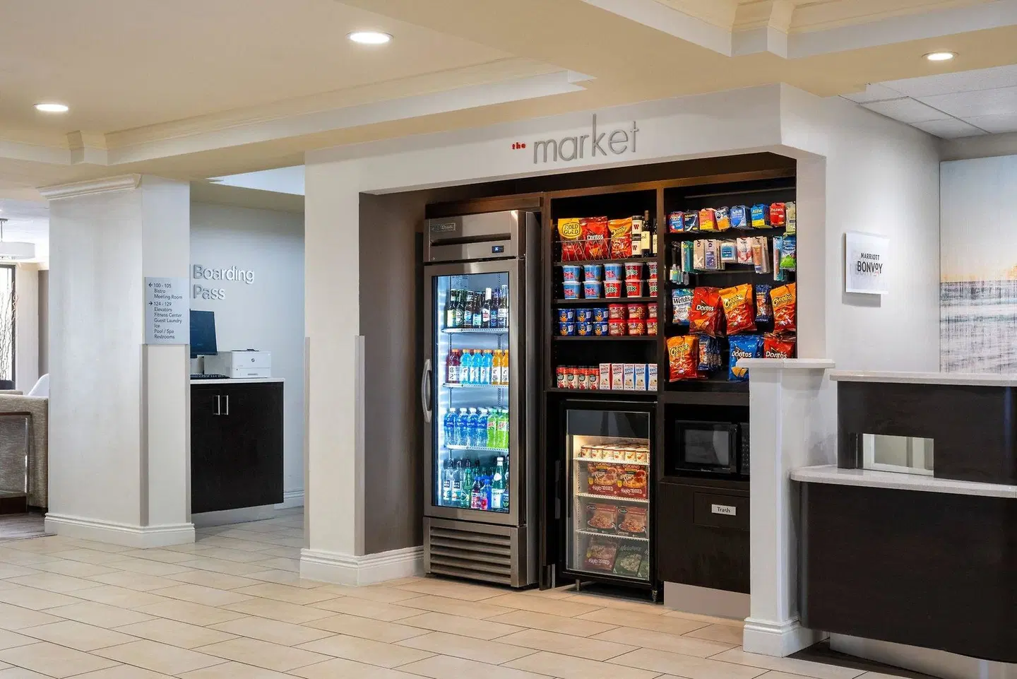 Courtyard by Marriott Naples Bar