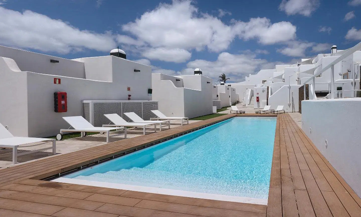 Apartamentos La Concha Boutique OUTDOOR_POOL