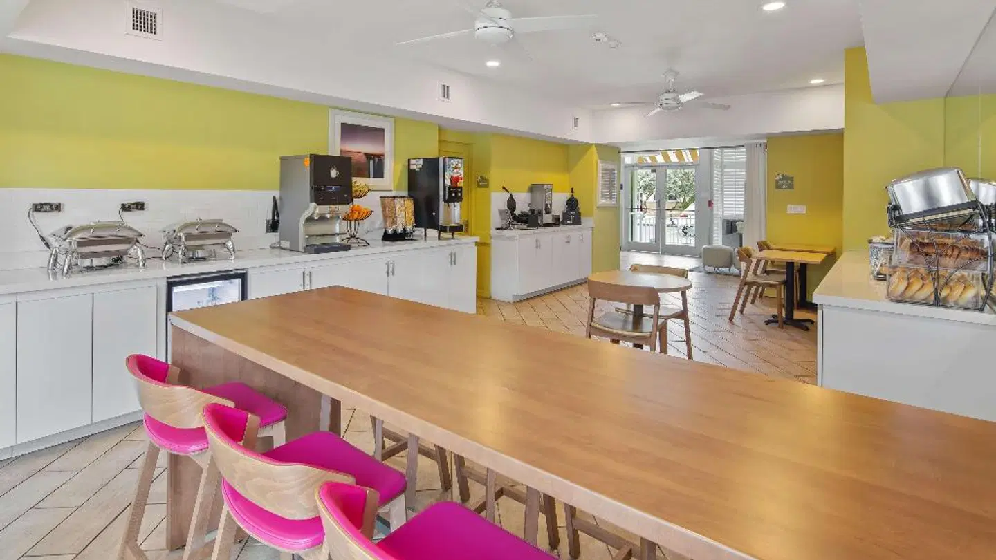 Best Western Hibiscus Motel Bar