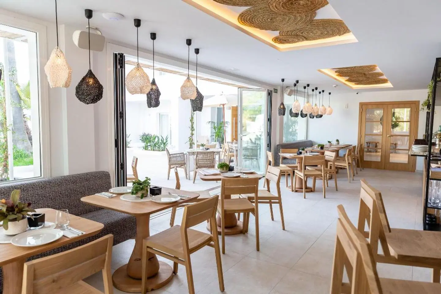 Las Mimosas Boutique & Spa Restaurant