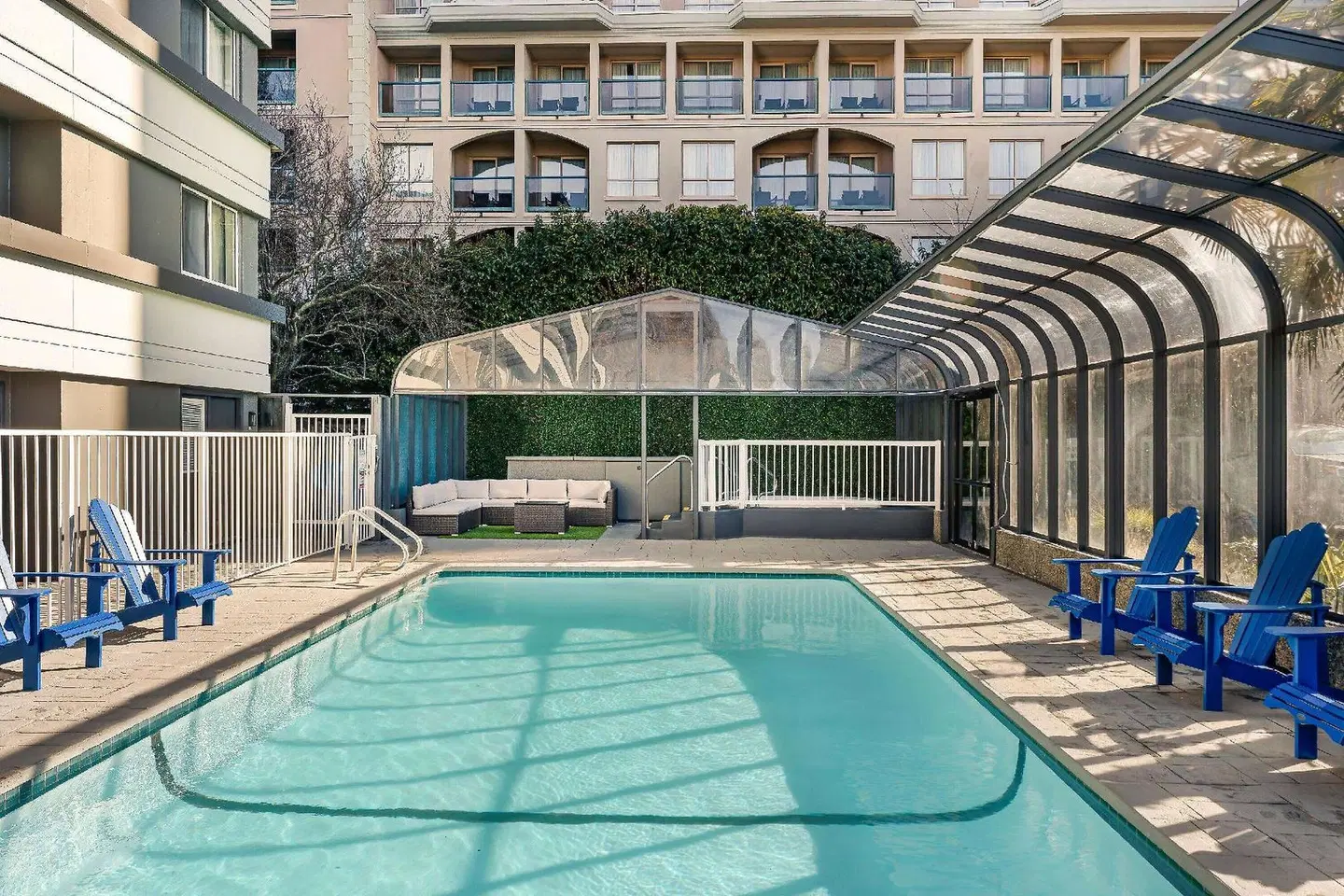 Days Inn by Wyndham Victoria On The Harbour Hallenbad