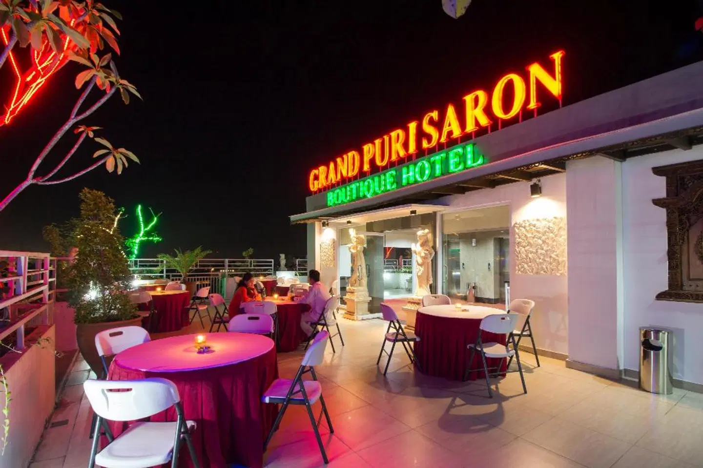 Grand Puri Saron Boutique Yogyakarta Bar