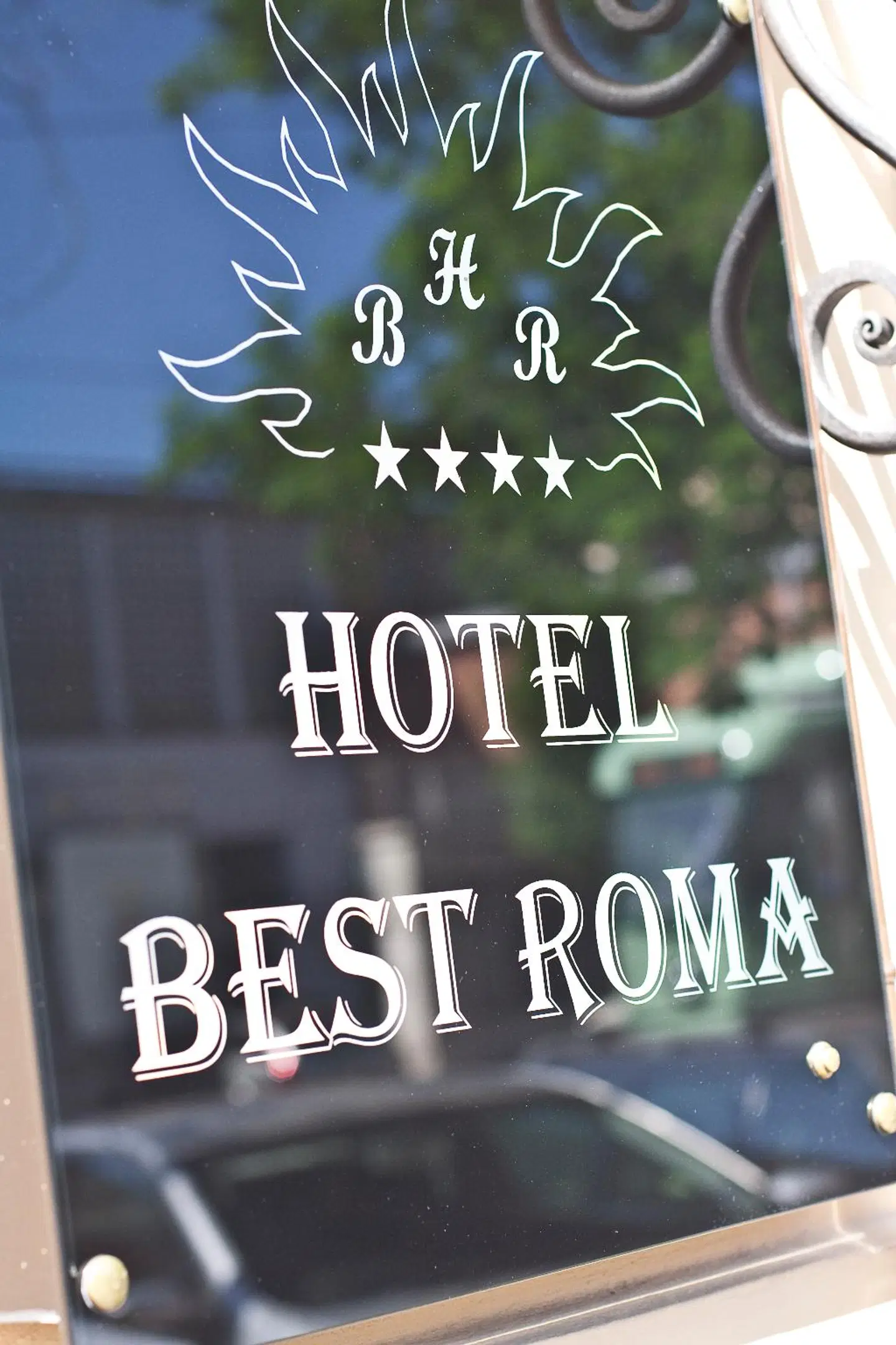 Best Roma EXTERIOR