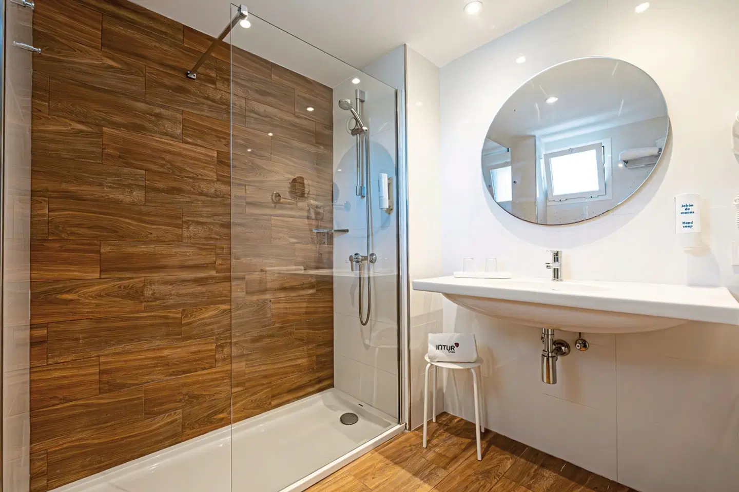 Intelier Rosella Badezimmer