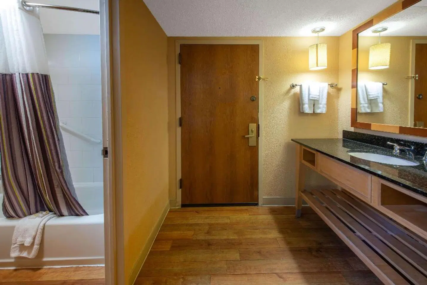 La Quinta Inn & Suites Deerfield Beach I-95 ROOM_EXAMPLE