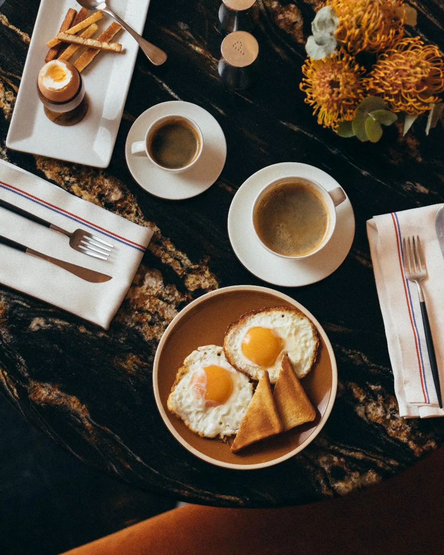 Bourgogne & Montana Restaurant