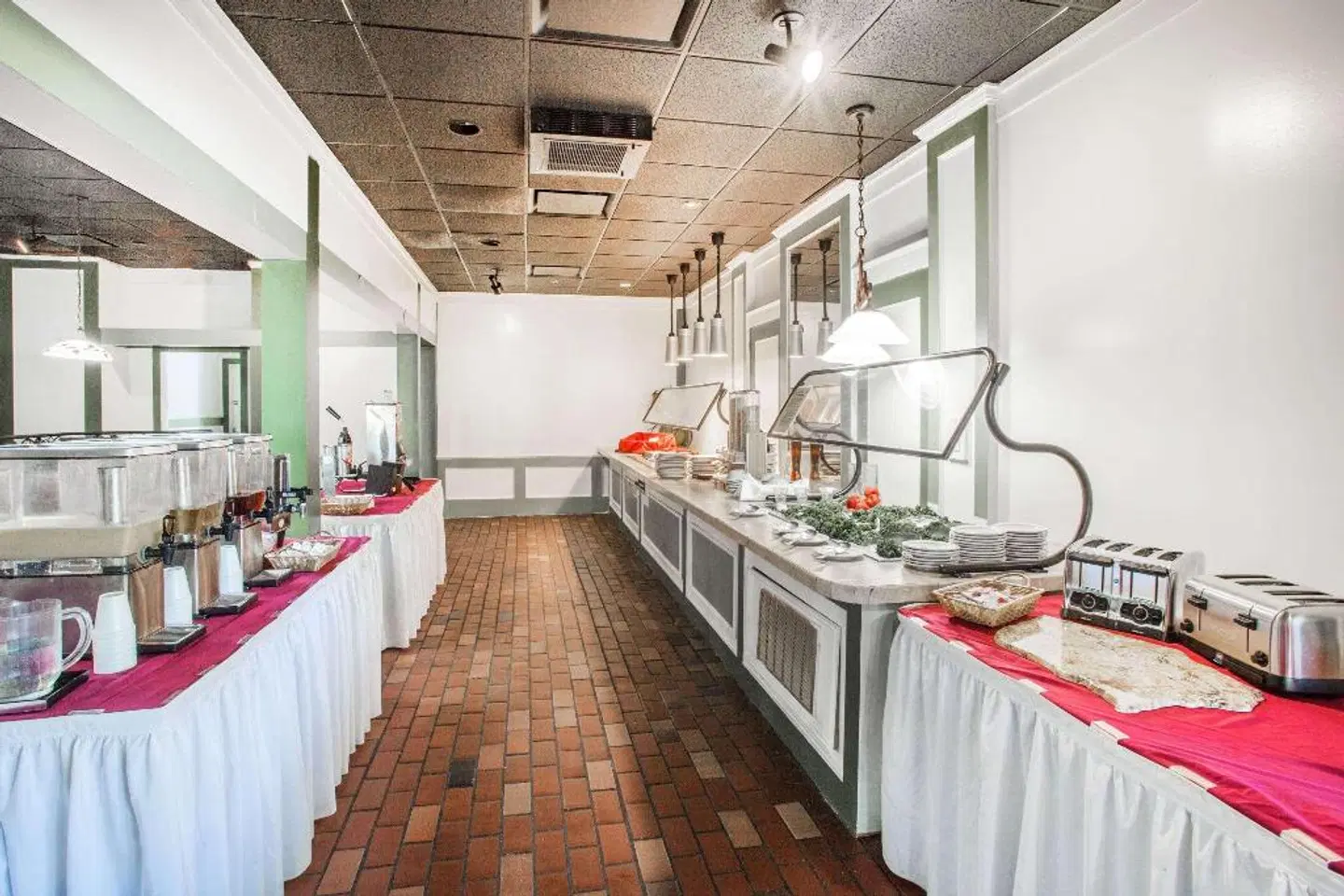 Ramada Jacksonville/Baymeadows Hotel & Conference Center Restaurant