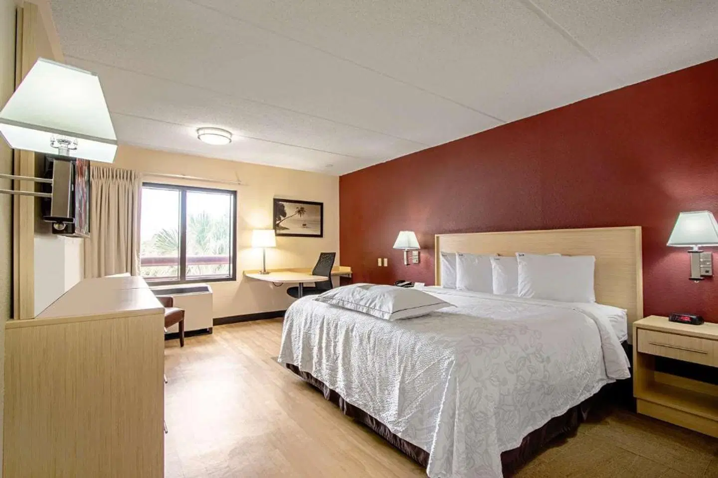 Red Roof Plus Miami Airport ROOM_EXAMPLE