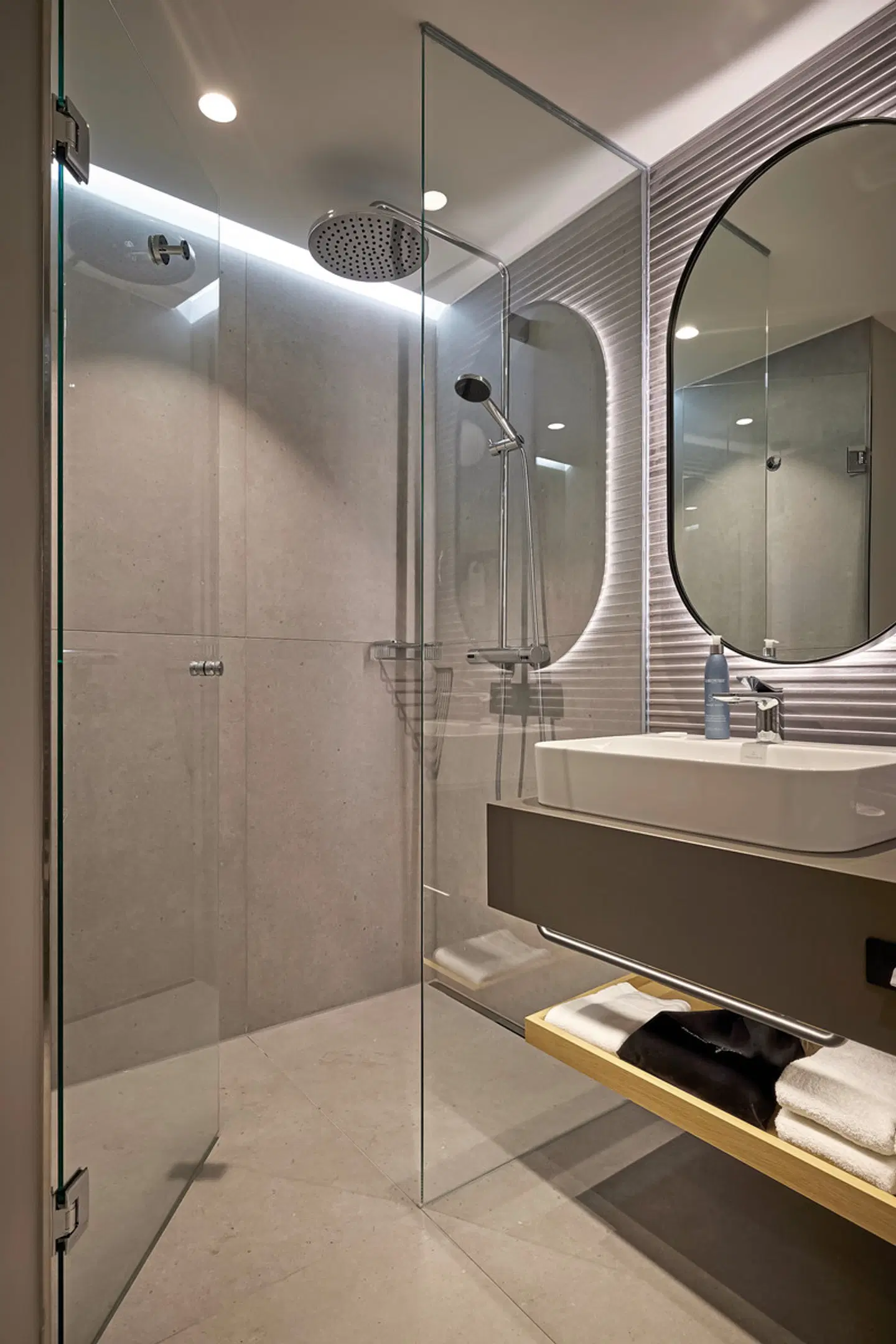 ATLANTIC Hotel Frankfurt Badezimmer