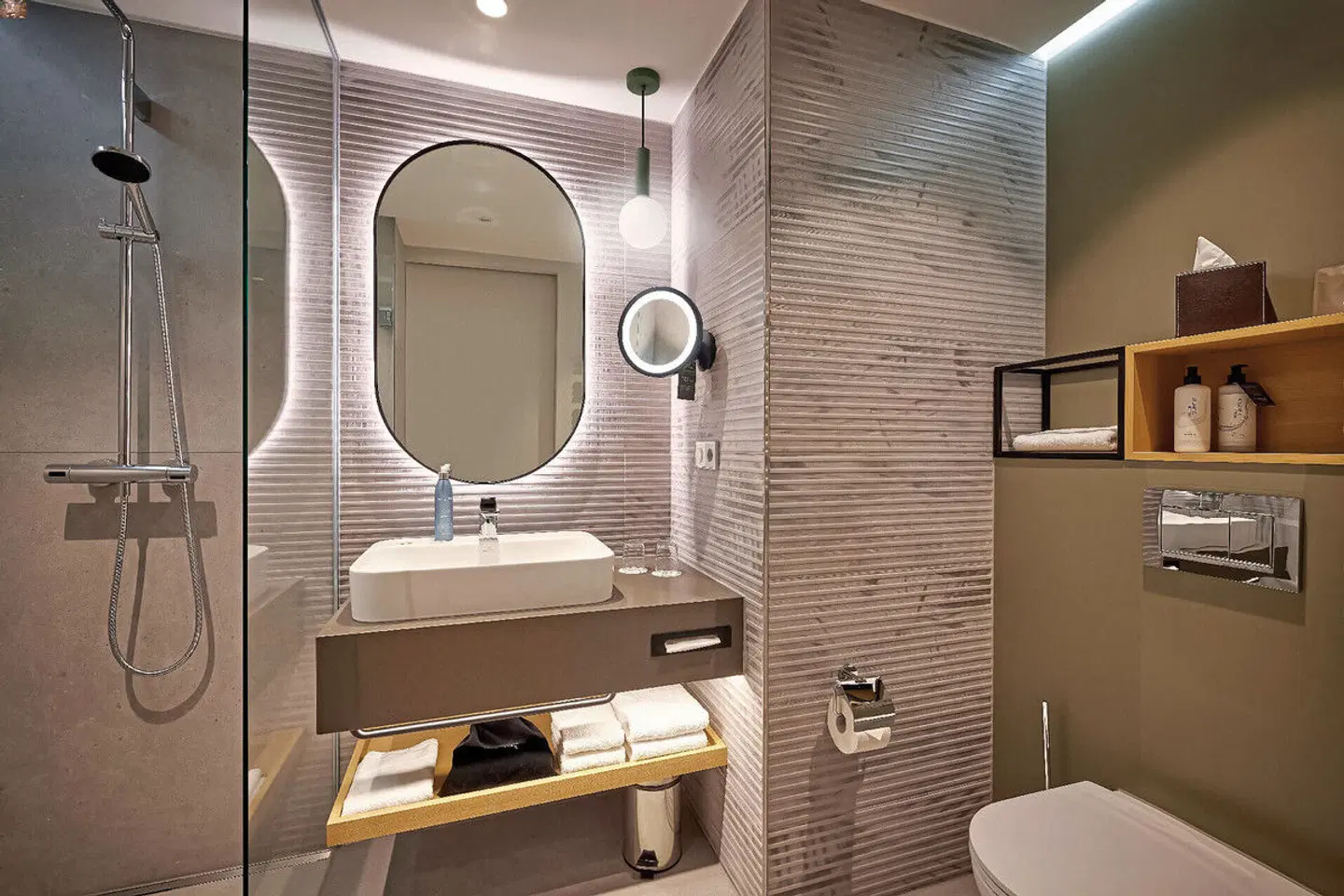 ATLANTIC Hotel Frankfurt Badezimmer