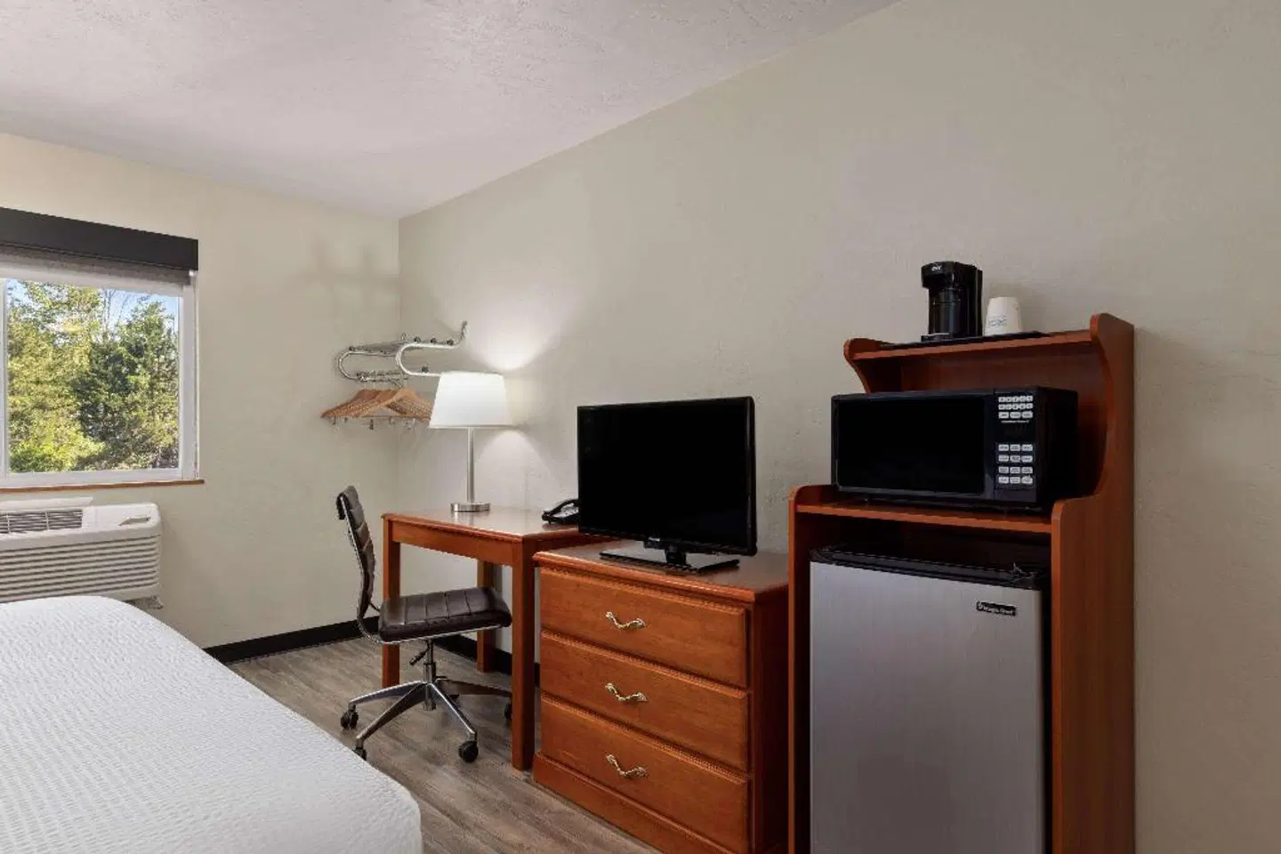 Super 8 by Wyndham Roseburg ROOM_EXAMPLE