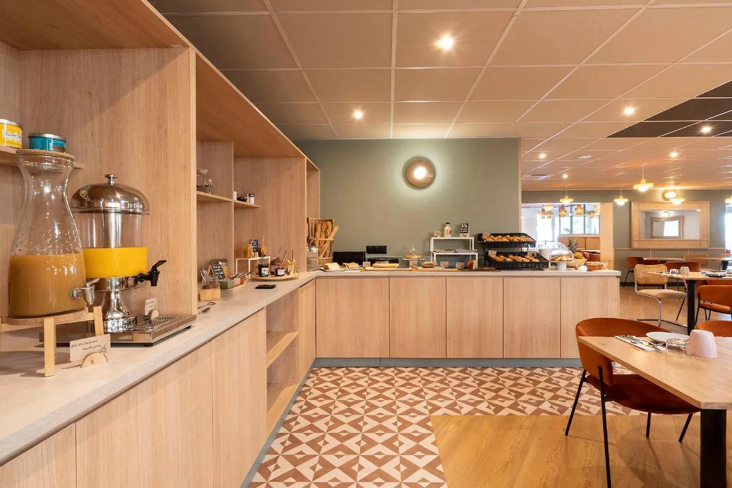 Sure Hotel by Best Western Caen Memorial Bar