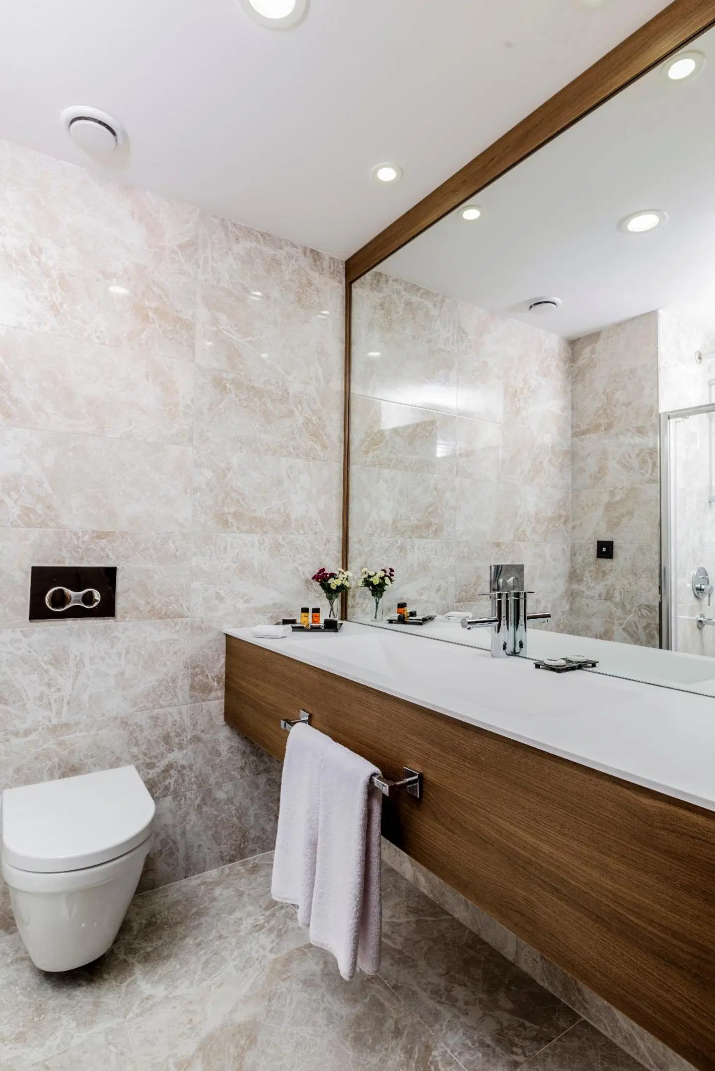 Nearport Hotel Badezimmer