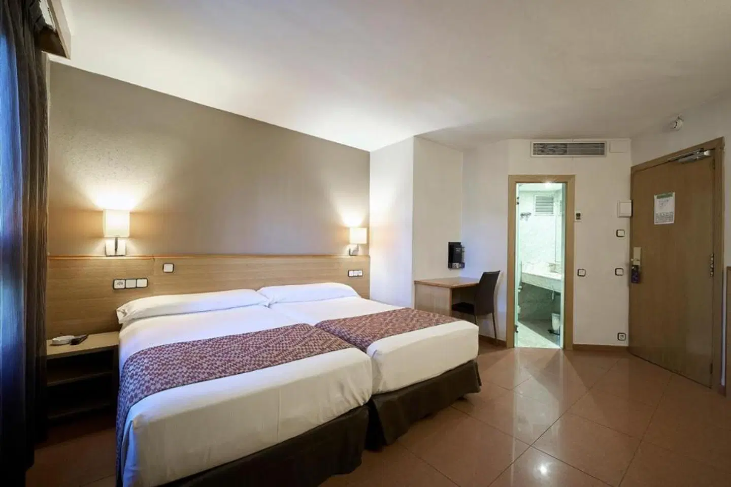 Catalonia Park Güell ROOM_EXAMPLE