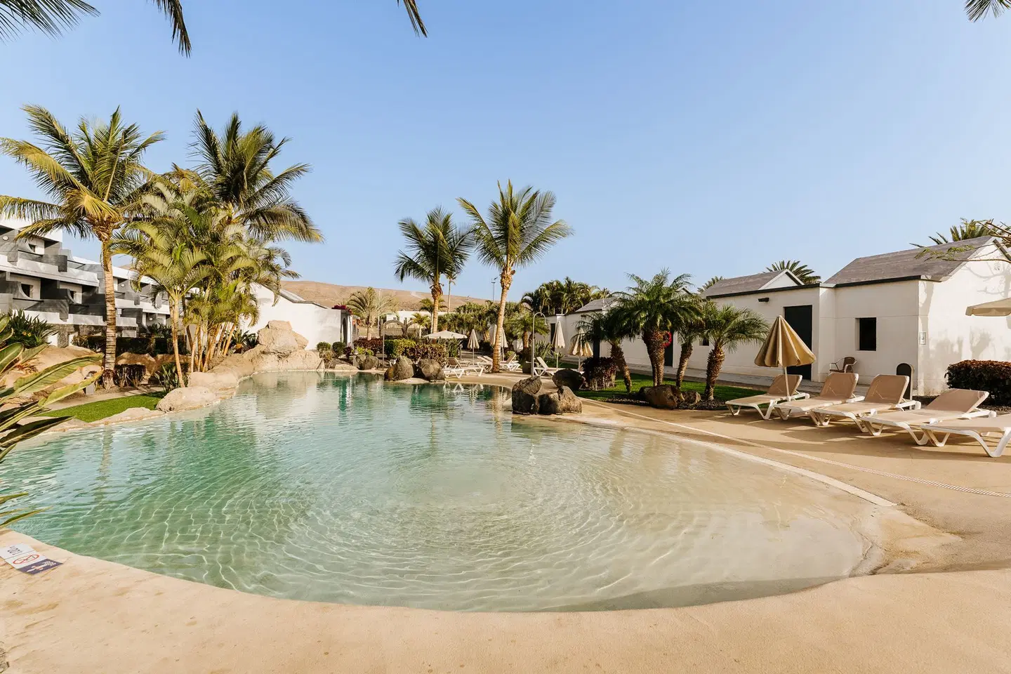 R2 Romantic Fantasia Dream BEACH