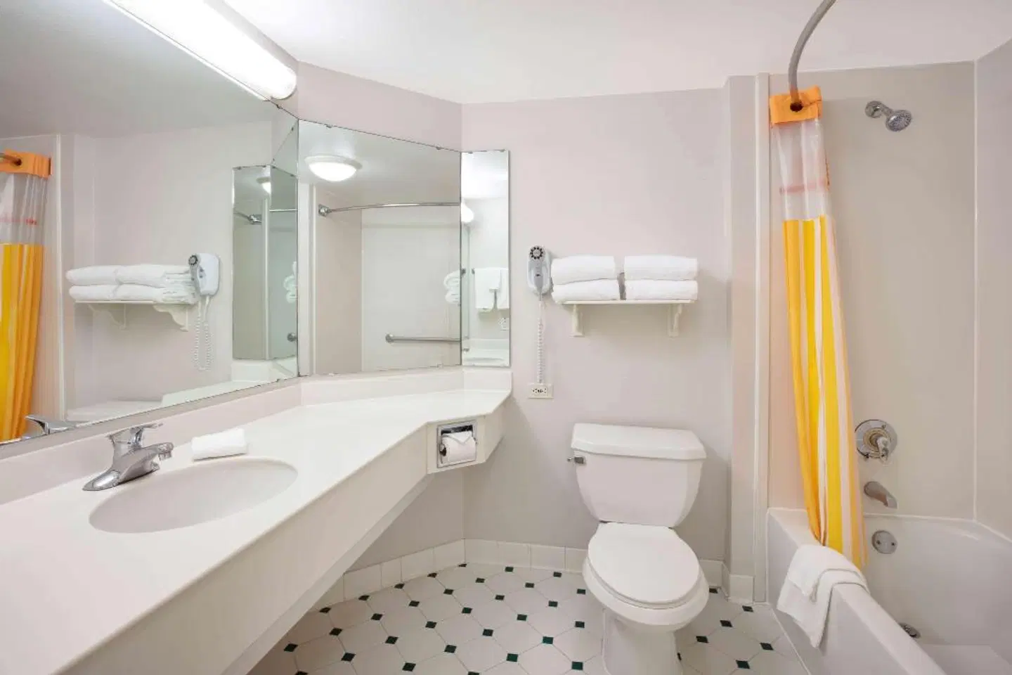 La Quinta Inn & Suites Ocala Badezimmer