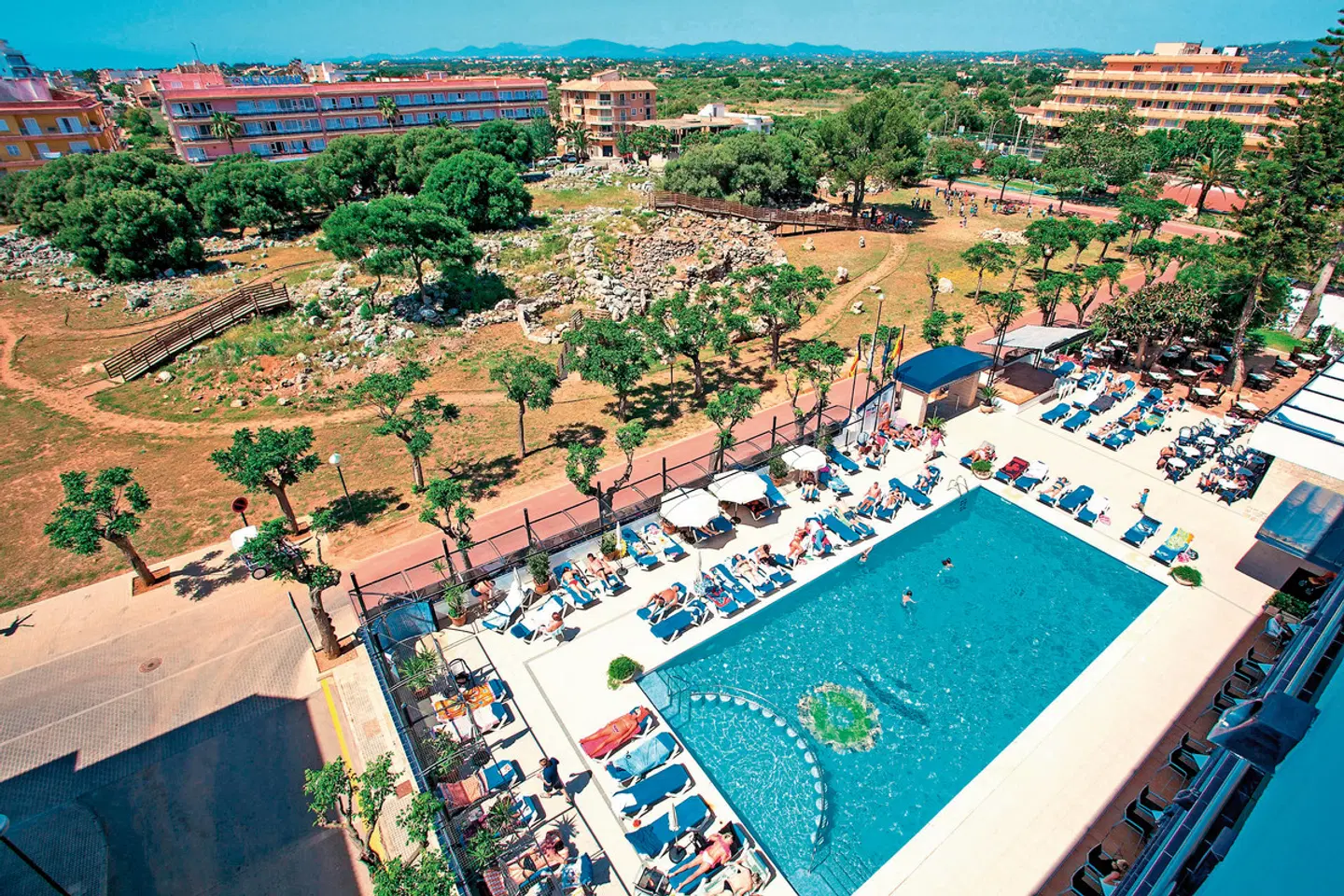 Mariant OUTDOOR_POOL