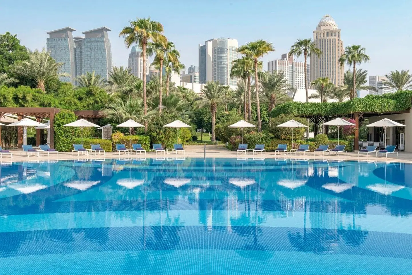 Sheraton Grand Doha Resort & Convention Hotel OUTDOOR_POOL