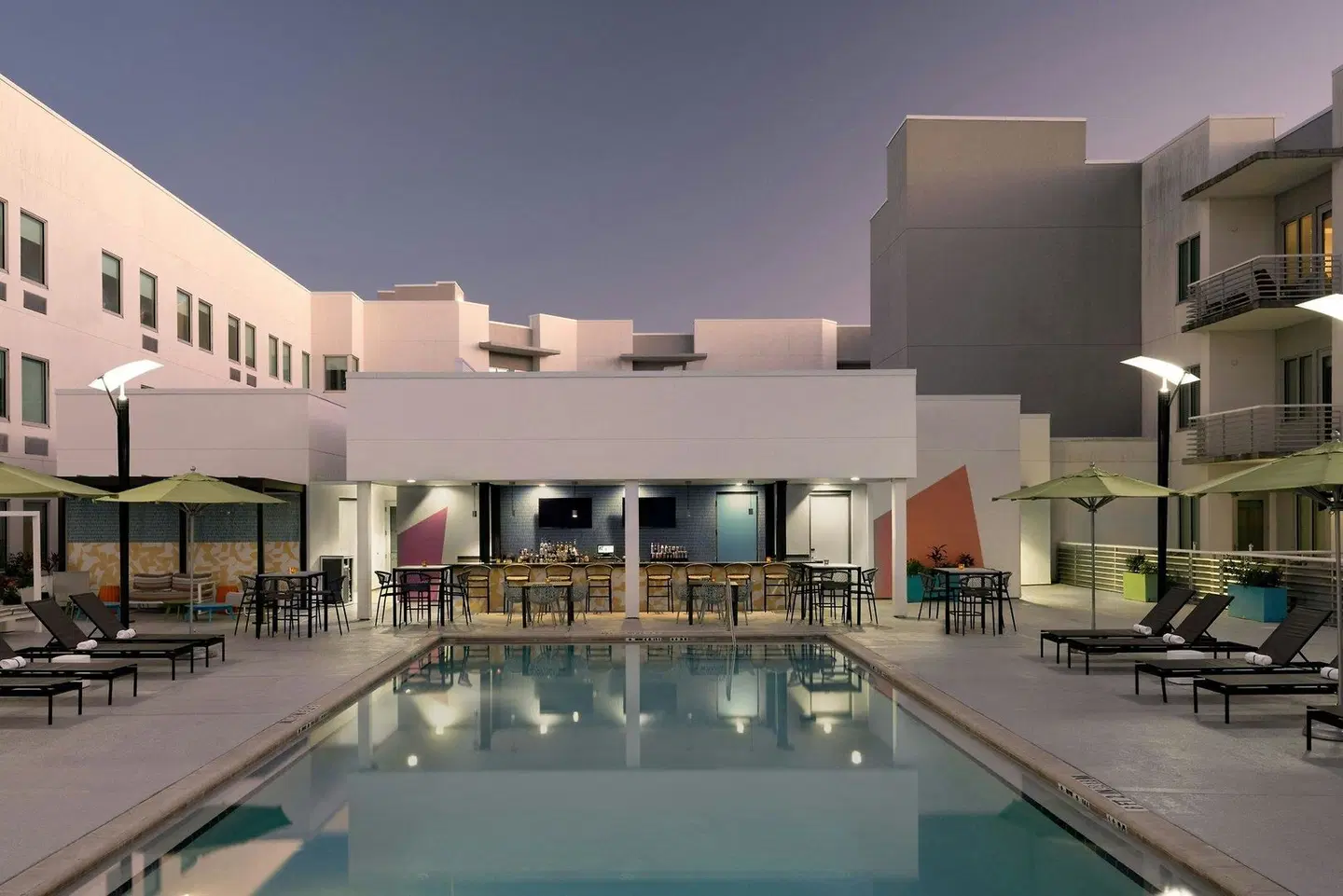 Aloft Sarasota OUTDOOR_POOL