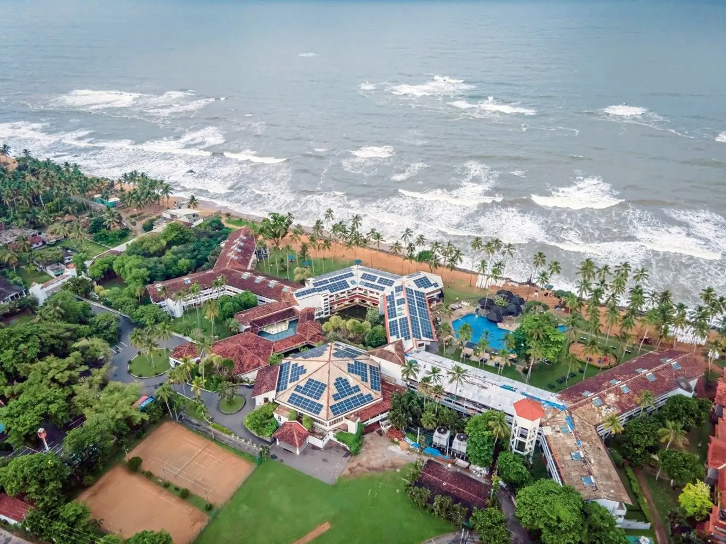 Tangerine Beach Hotel EXTERIOR