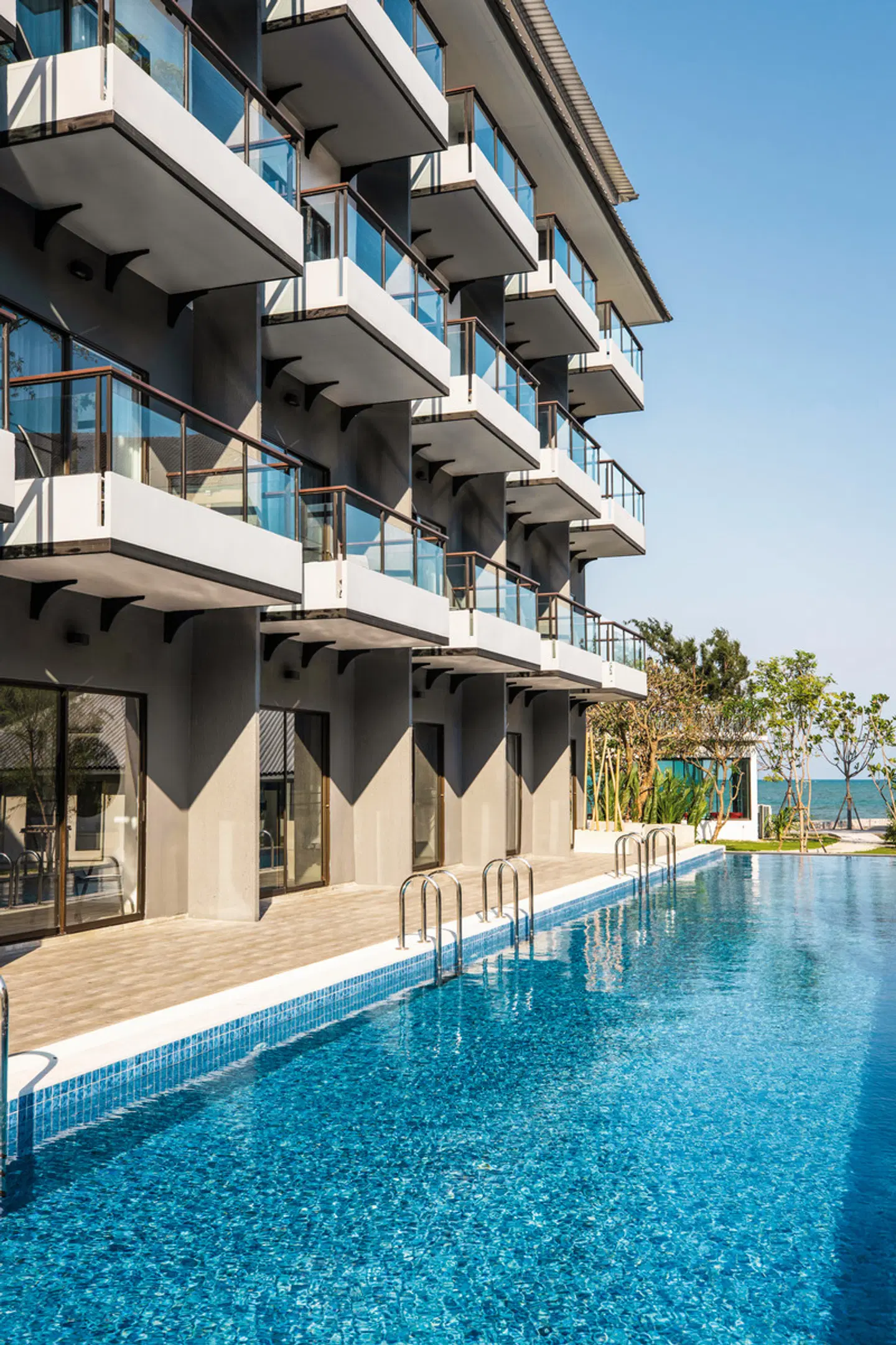Centara Life Cha-Am Beach Resort Hua Hin OUTDOOR_POOL