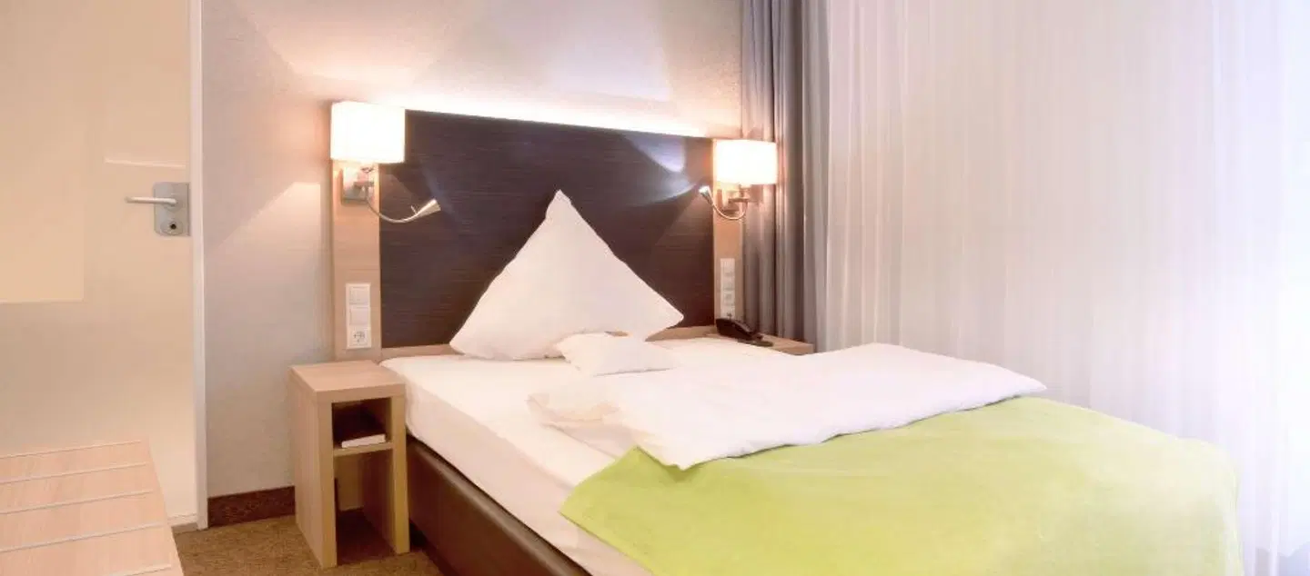 Ringhotel Loew's Merkur ROOM_EXAMPLE