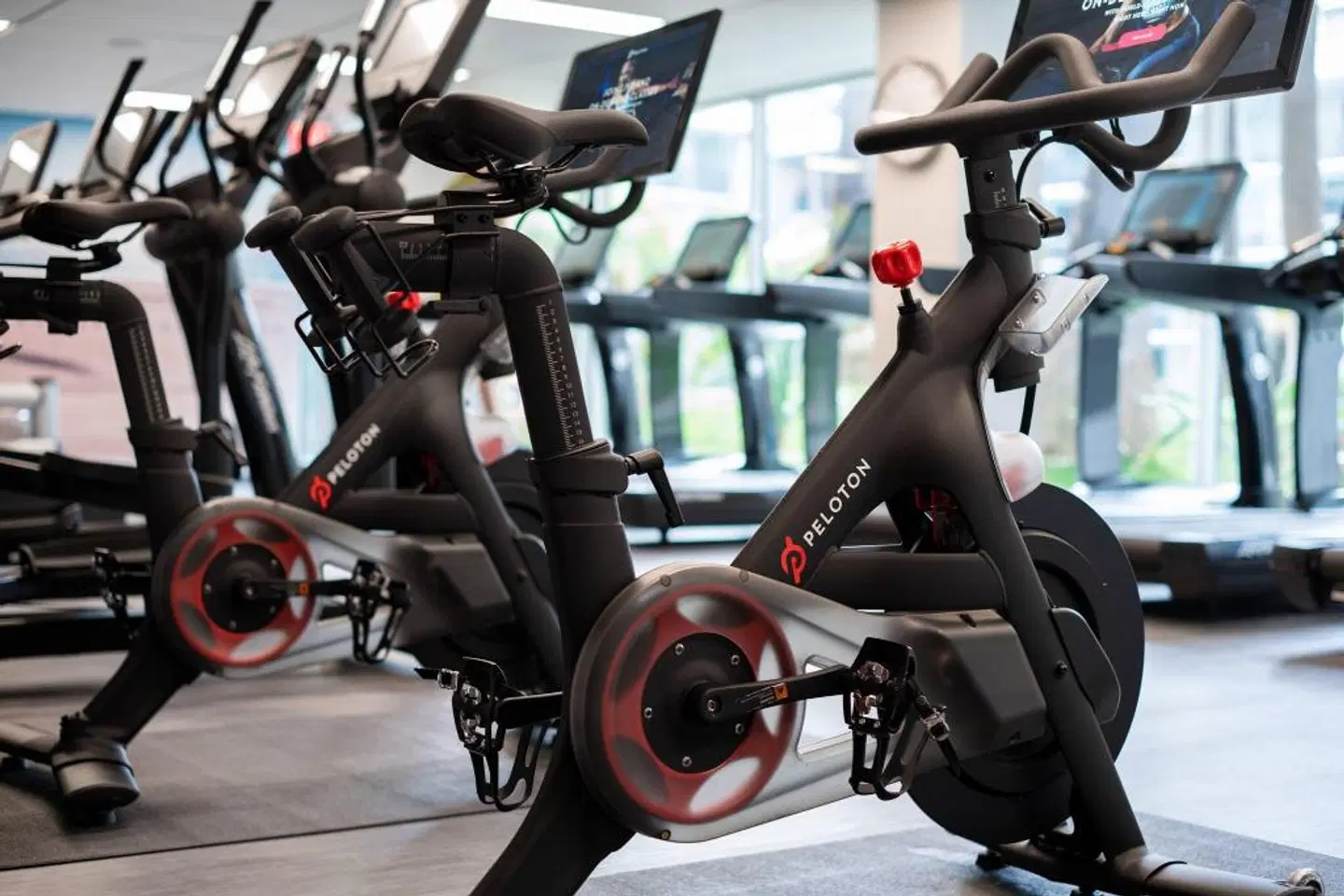 Los Angeles Airport Marriott SPORTS_AND_LEISURE