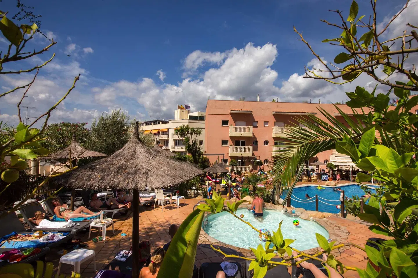 Alba Seleqtta EXTERIOR