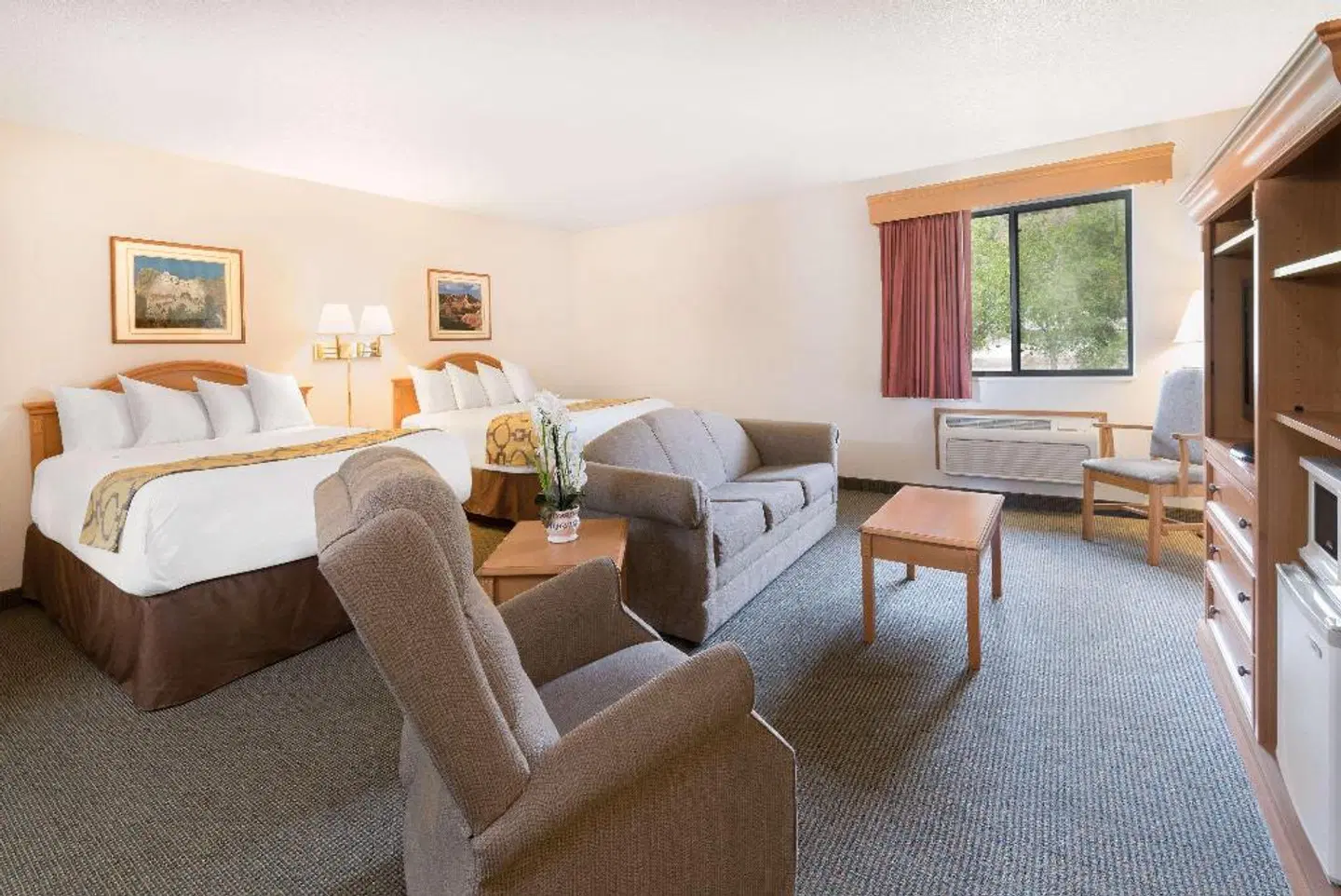 Baymont by Wyndham Hot Springs ROOM_EXAMPLE
