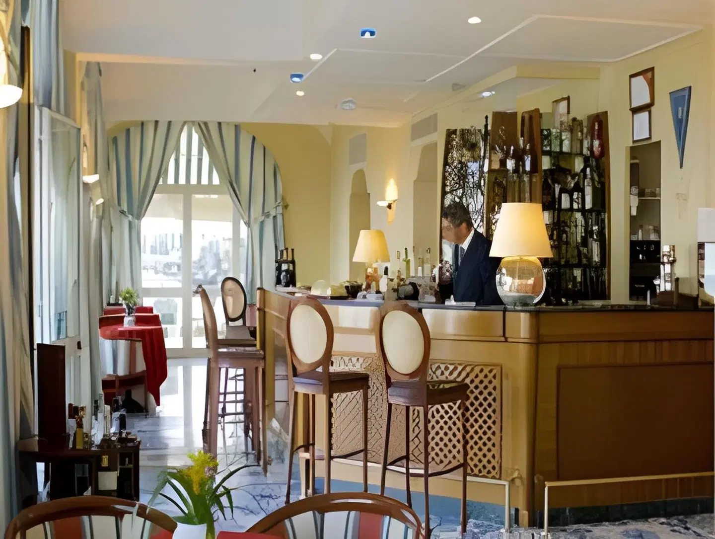 Miramare E Castello Bar