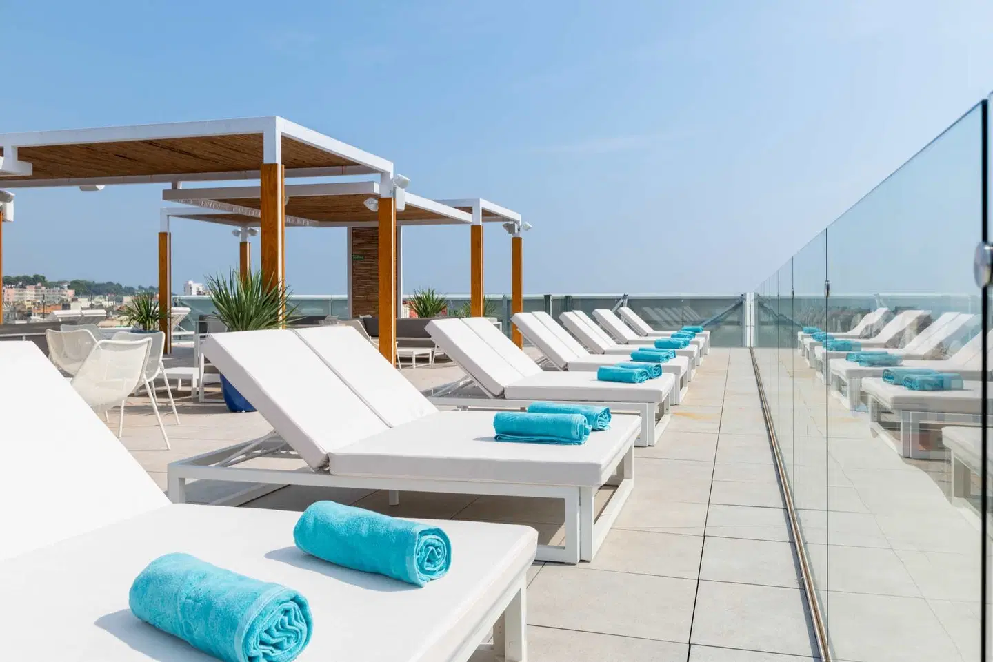 L'Azure OUTDOOR_POOL