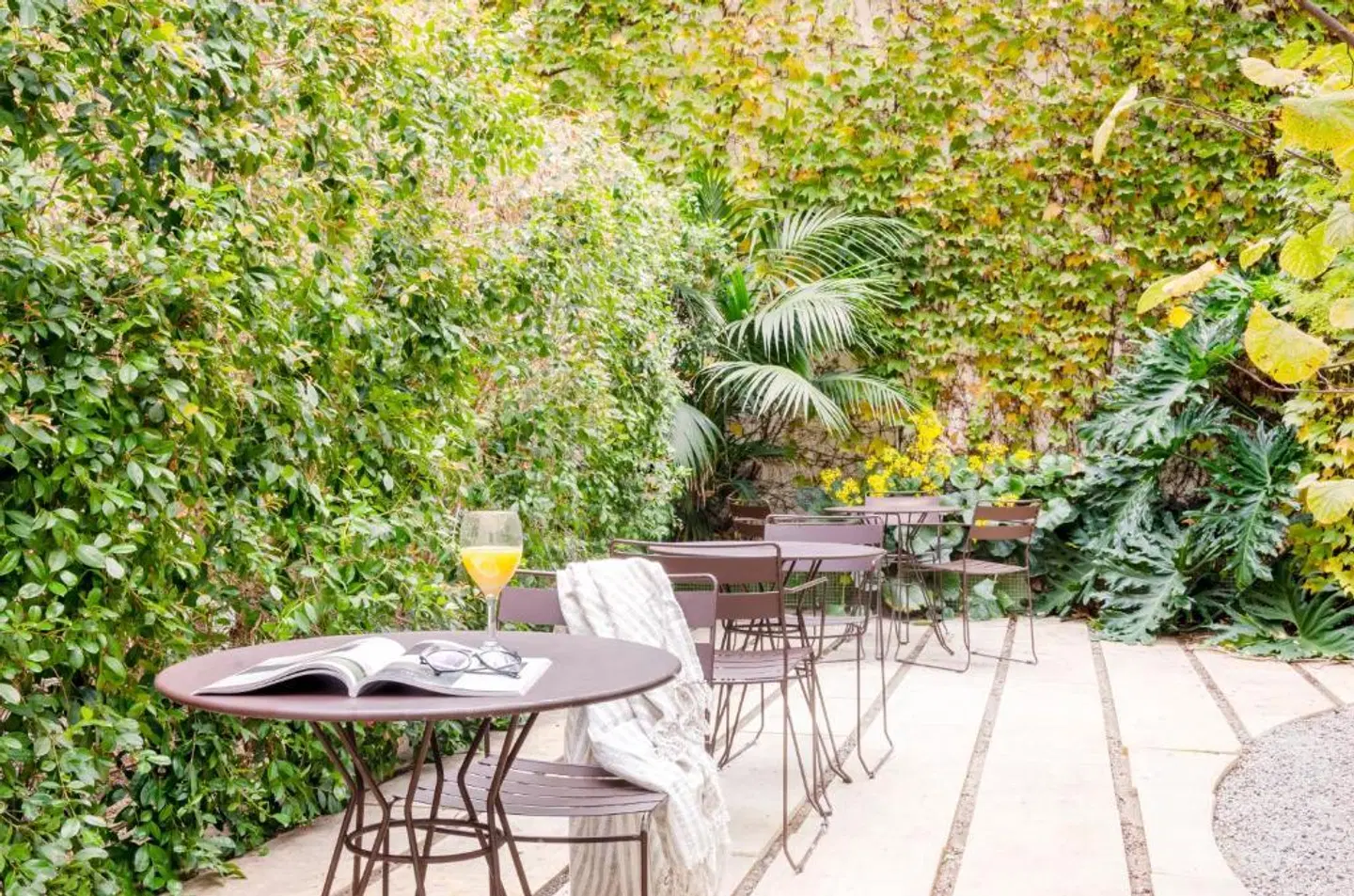 Aspasios Garden Apartments Terrasse