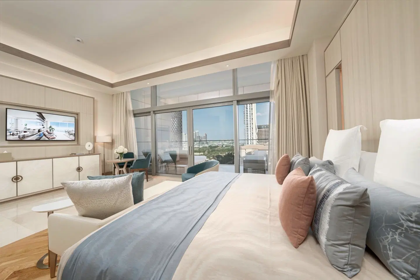 FIVE LUXE JBR ROOM_EXAMPLE