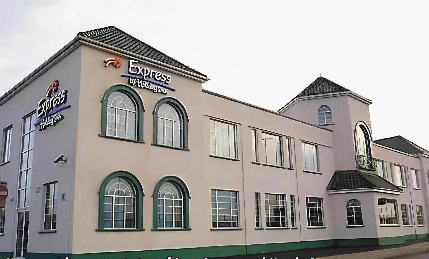 Holiday Inn Express London Chingford-Nth Circular EXTERIOR