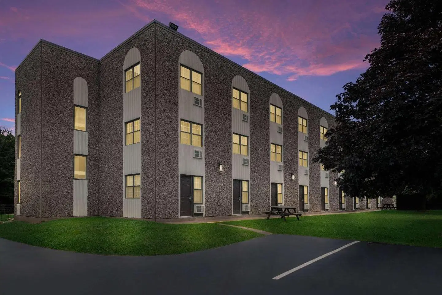 Best Western Plus Glengarry EXTERIOR