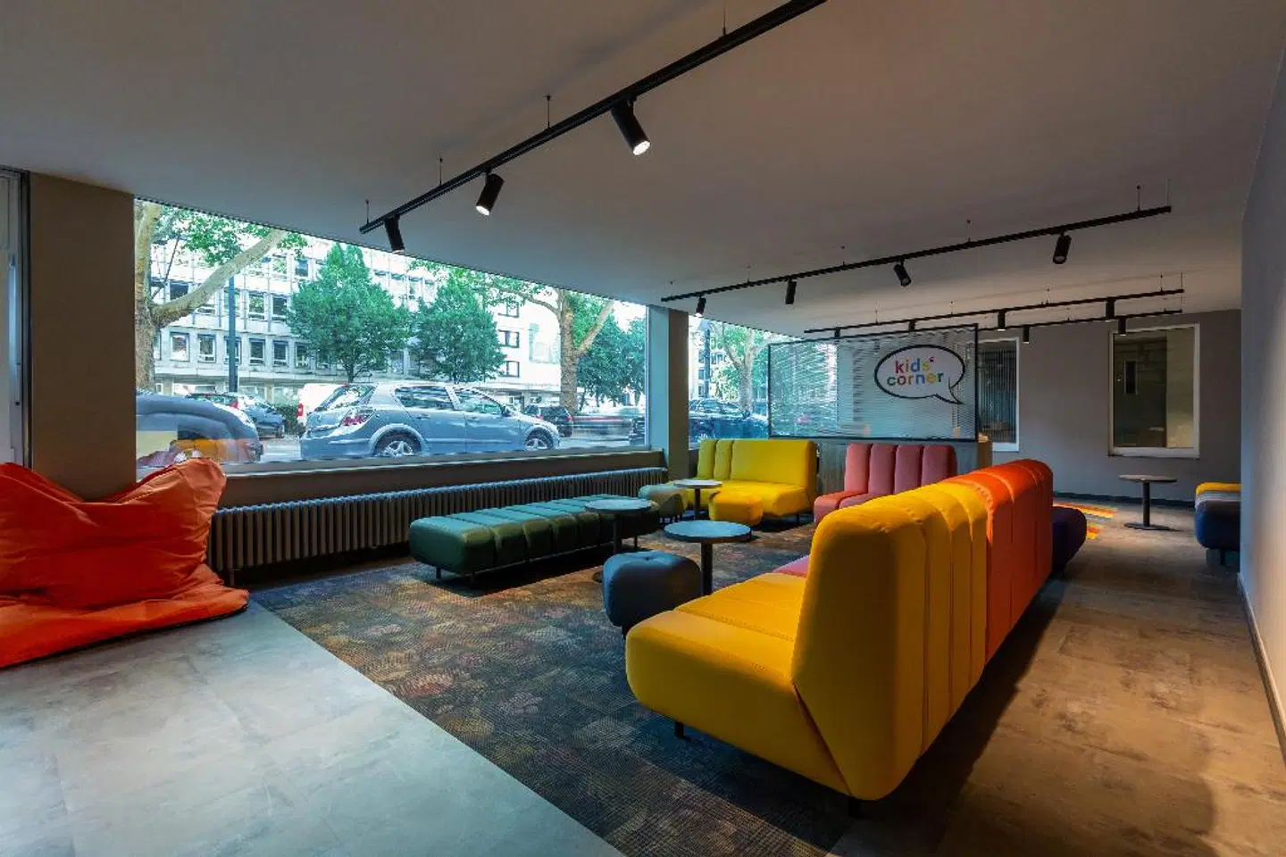 a&o Düsseldorf Hauptbahnhof LOUNGE_LOBBY